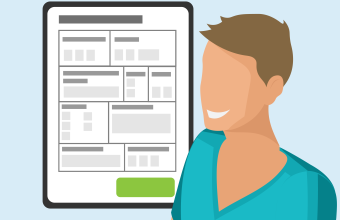 Pfleger neben Tablet mit digitalem Aufnahmeformular